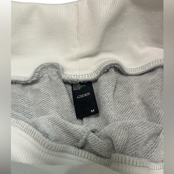 CIDER Terry Mid Waist Solid Pocket Shorts / 2 Colored Band / Gray / Size 6 - Picture 7 of 10